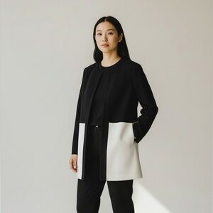 Cleo Black and White Colourblock Topper Jacket with Hook & Eye Enclosures Sz 8